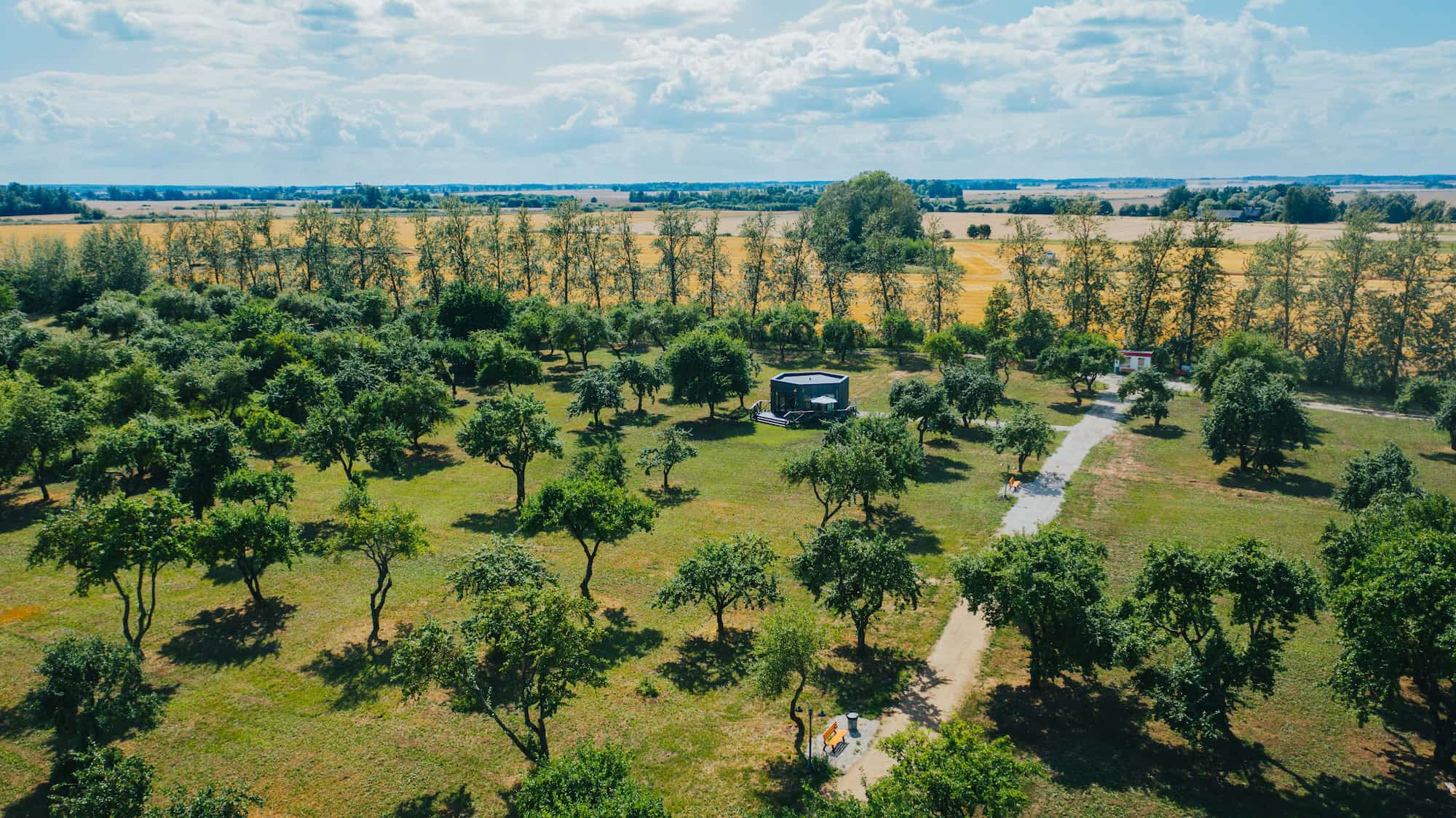 “Ābeles un bites” – nesteidzīga atpūta ainaviskā vidē